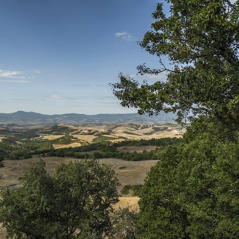 Take in the incredible Tuscan hills location