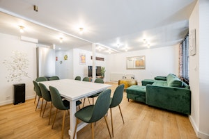 Verdant Chic image 10