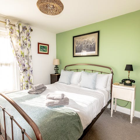 Fall into the cosy double bed after long days exploring Hampshire