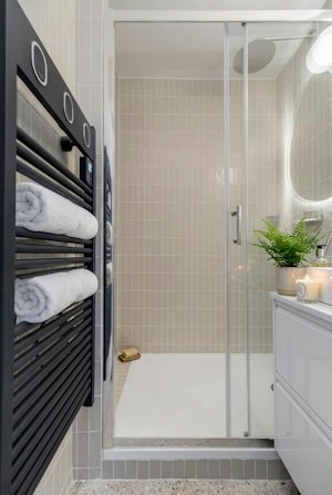 Right Bank Living image 12