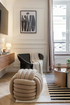 Right Bank Living image 9
