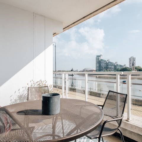 Share leisurely breakfasts overlooking the River Thames