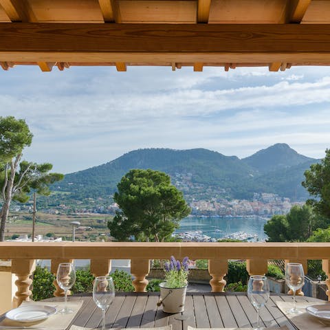 Enjoy a dinner with a difference as the vista provides the perfect backdrop