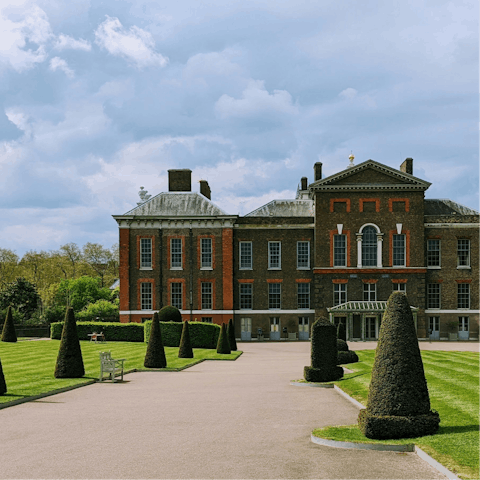 Start your day in Kensington Gardens – a short stroll away 