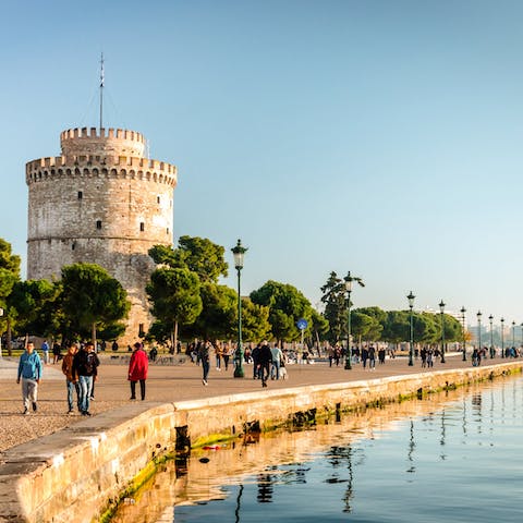 Pay a visit to the famous White Tower of Thessaloniki