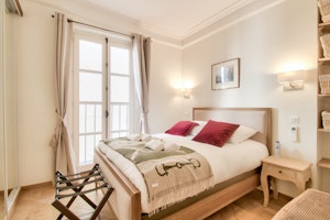 Rocaille Retreat image 11