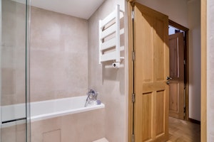 Rocaille Retreat image 3