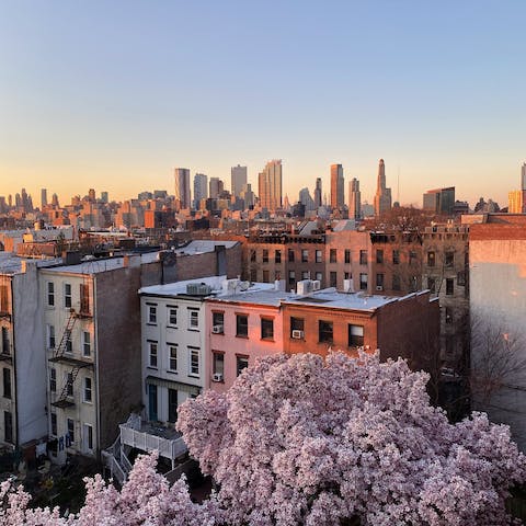 Walk fifteen minutes to Brooklyn's riverside parks for Manhatten skyline views