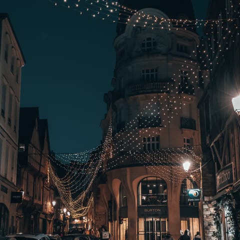 Stay in the heart of the beautiful coastal city of Vannes