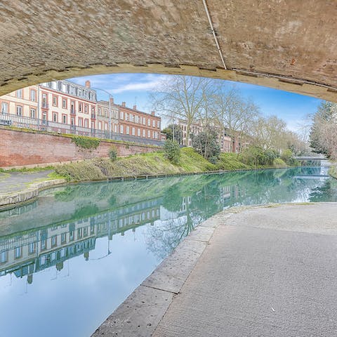 Discover the Canal du Midi, just across the street