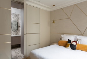 Golden Nugget image 9