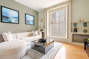 Elegant Townhouse image 1