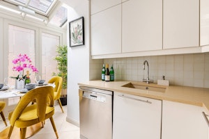 Elegant Townhouse image 9