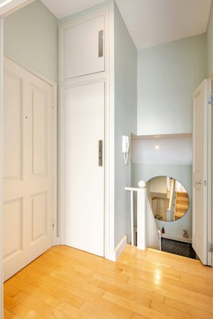 Elegant Townhouse image 3