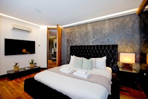 Harrods Hideaway image 7