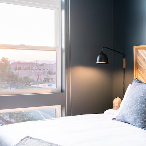 Wake up to views of the Denver skyline as soon as you draw the curtains