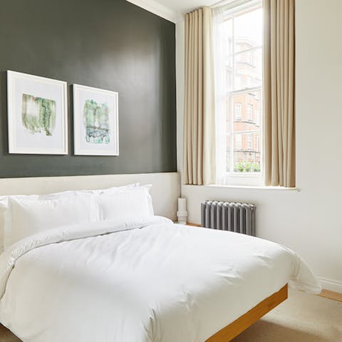 Wake up after a restful sleep to a view of the leafy Chelsea street from your sunny window