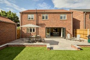 Northern Manor image 1