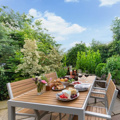 Eat alfresco in the spectacular country garden
