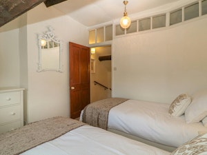 Burford Classic image 6