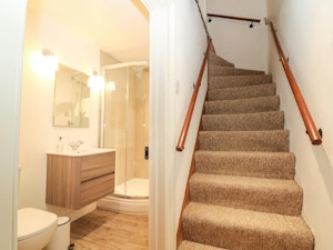 Burford Classic image 3