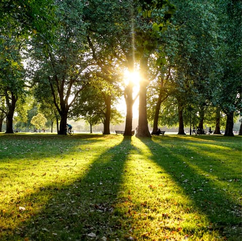 Take an afternoon stroll through Hyde Park, a ten-minute walk away