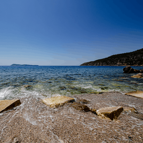 Swim in the clear sea of Bukva beach – you can drive there in four minutes