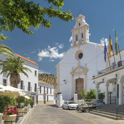 Stay in El Gastor, surrounded by the Sierra de Cádiz