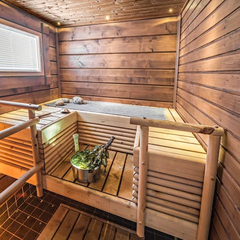 Warm and up and wind down in the private sauna