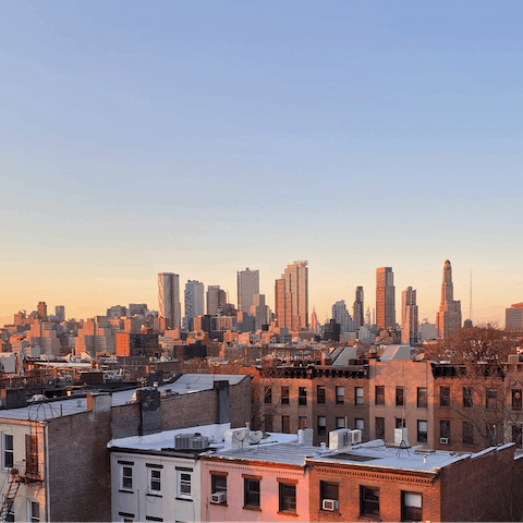 Lap up your Brooklyn location and the stunning views of Manhattan from your building's roof top