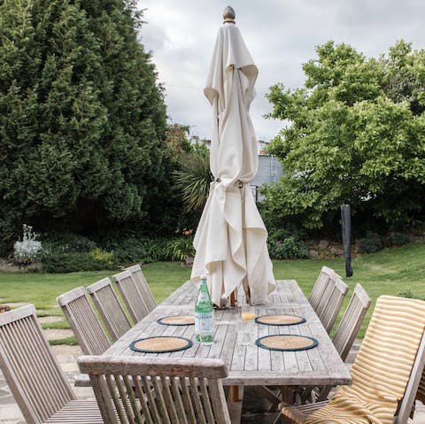 Have a barbecue and dine alfresco in the huge garden 