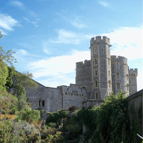 Wander over to the magnificent Windsor Castle in just over twenty minutes