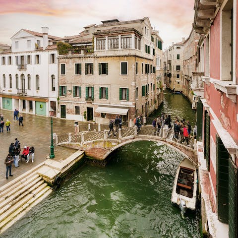 Make the most of your central location and zip about the city on vaporettos – Rialto and Sant’Angelo stops are nearby