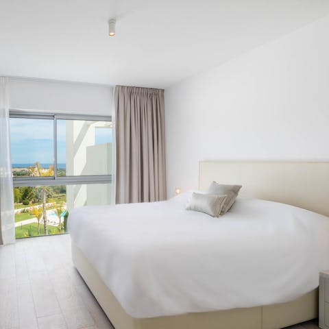 Wake up to sea views each and every morning from the king-sized bed