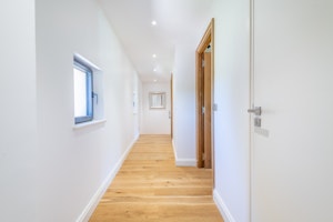 Bright Gardenside image 6