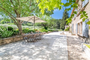 Bright Gardenside image 5