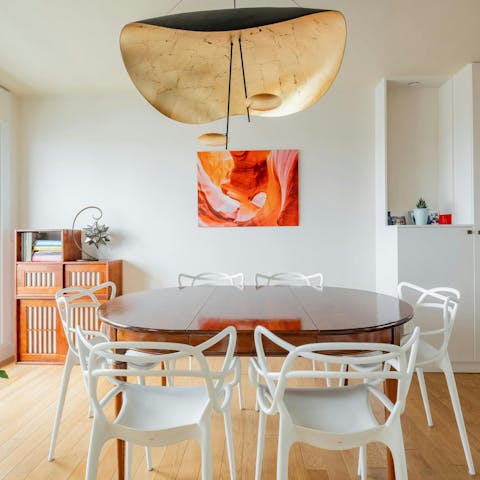 Savour relaxing evenings at home or wander to a local restaurant