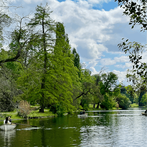 Start your stay with a refreshing stroll through Bois de Boulogne