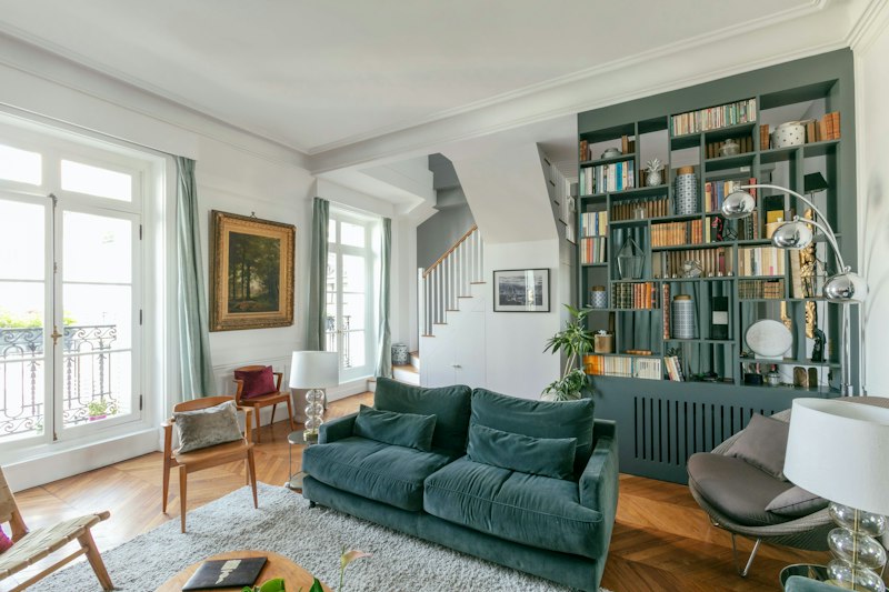 Parisian Family main image