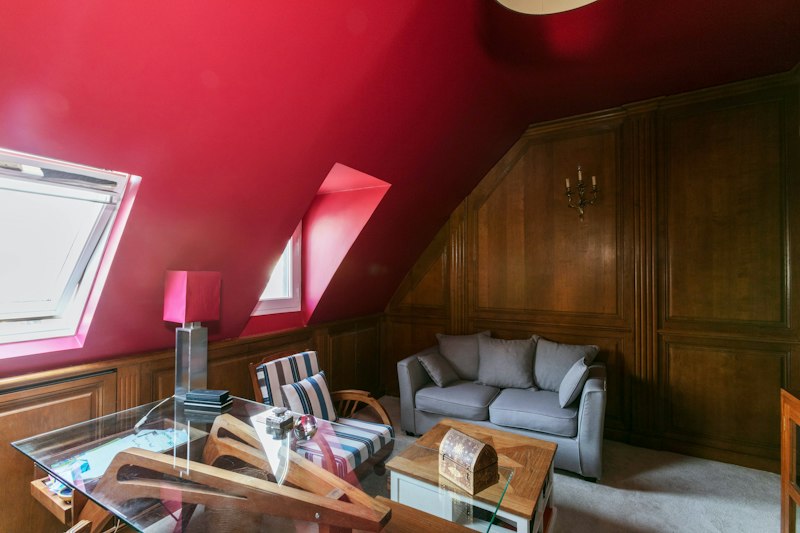 Parisian Family additional image