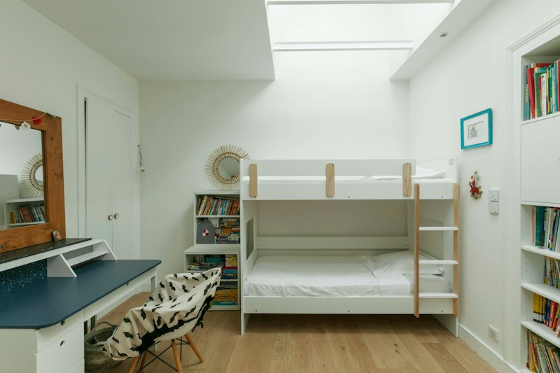 Parisian Family additional image