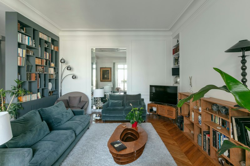Parisian Family additional image