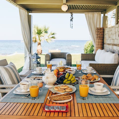 Sit down for breakfast in your outside dining space