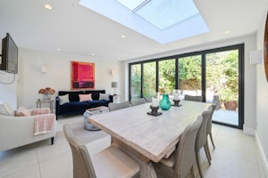 Battersea Parkside image 14