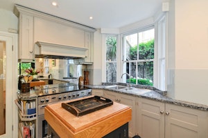 Battersea Parkside image 12