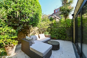 Battersea Parkside image 10