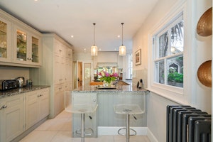 Battersea Parkside image 9