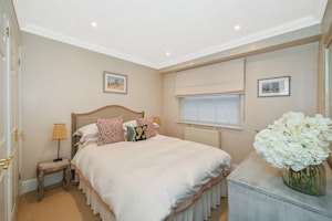 Battersea Parkside image 7