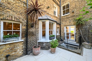 Battersea Parkside image 6