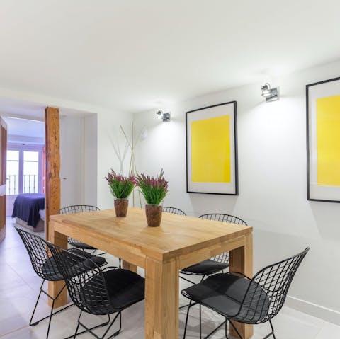 Lay the table for a lazy brunch – there's room for you all